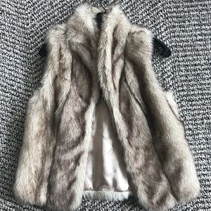 Bcbgeneration faux fur vest XS/S